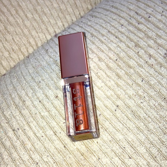 Stila liquid eyeshadow - Picture 3 of 3